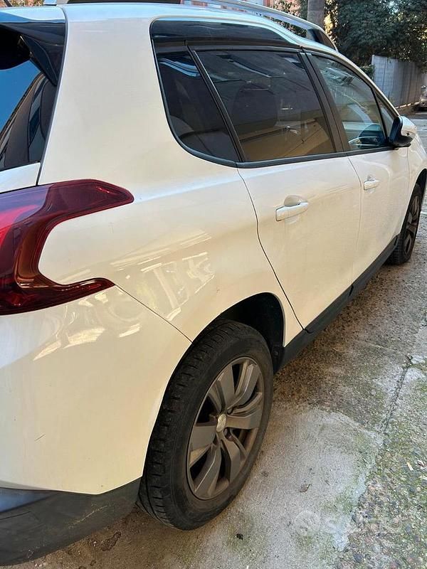 Usata Peugeot 2008 Active 82 CV (60 kW) 2018 Bianco SUV