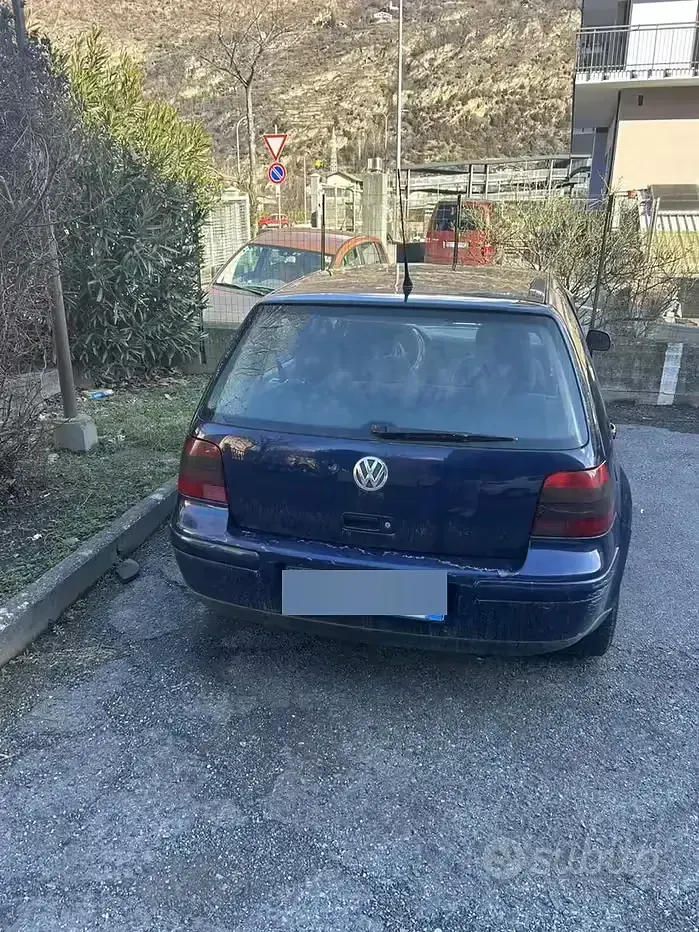 Usata VW Golf IV 130 CV (95 kW) 2002 Berlina