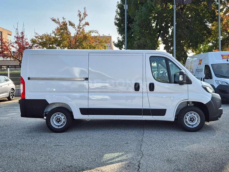 Nuova Opel Movano S 140 CV (102 kW) 2026 Bianco icy pastello Furgone