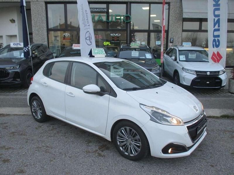 Usata Peugeot 208 Active 75 CV (55 kW) 2016 Bianco Utilitaria