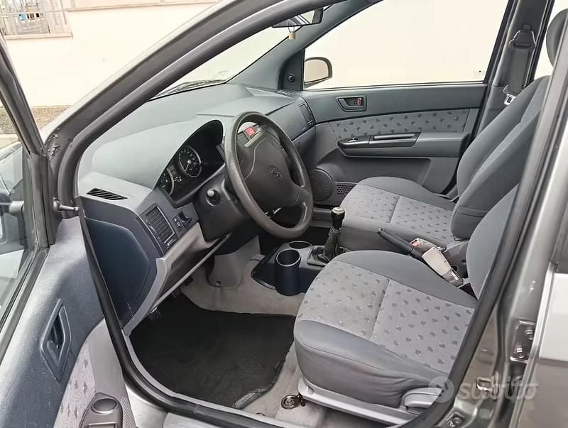 Usata Hyundai Getz 62 CV (45 kW) 2004 Grigio Utilitaria