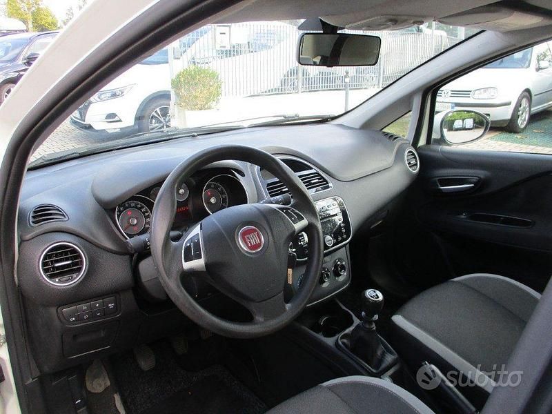 Usata Fiat Punto 80 CV (58 kW) 2013 Bianco Utilitaria