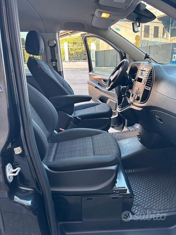 Usata Mercedes Vito 136 CV (100 kW) 2017 Nero Furgone