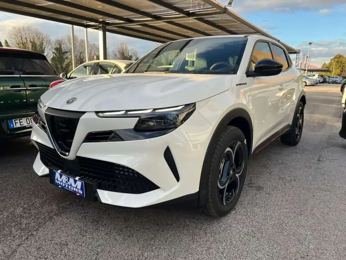 Nuova Alfa Romeo GT Junior Edizione Speciale 145 CV (106 kW) 2025 Bianco SUV