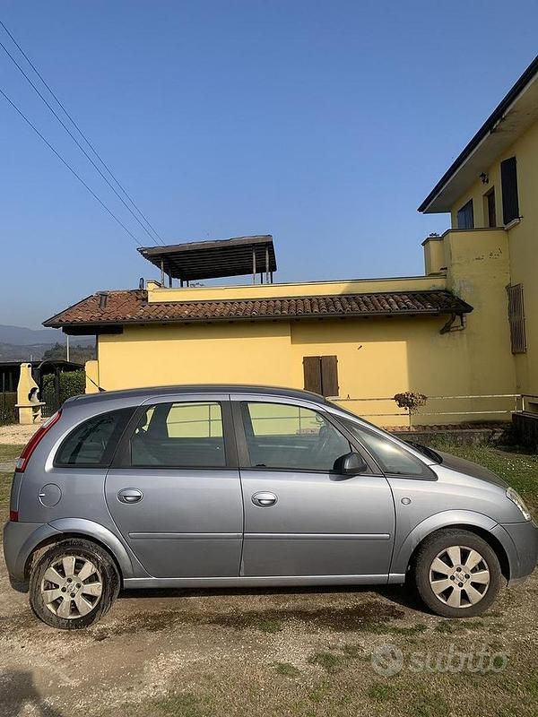 Usata Opel Meriva 2004 Grigio Monovolume