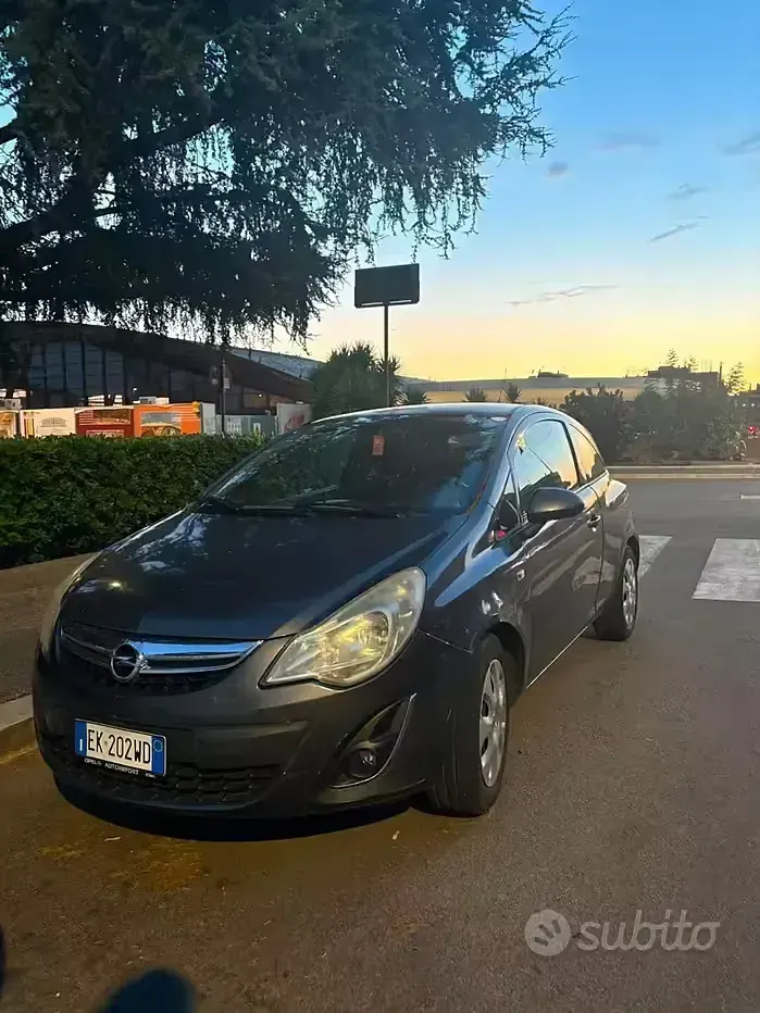 Usata Opel Corsa 86 CV (63 kW) 2012 Nero Utilitaria