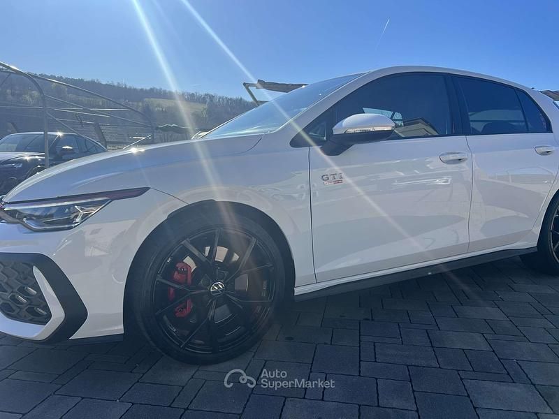 Usata VW Golf VIII GTI 265 CV (194 kW) 2024 Bianco Berlina