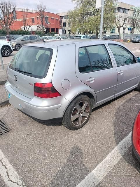 Usata VW Golf IV 130 CV (95 kW) 2001 Grigio Berlina