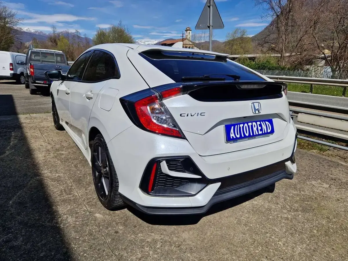 Usata Honda Civic Elegance 126 CV (92 kW) 2021 Bianco Berlina