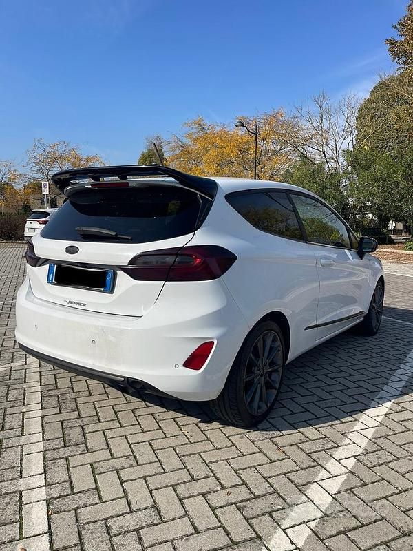Usata Ford Fiesta Vignale 85 CV (62 kW) 2018 Bianco Berlina