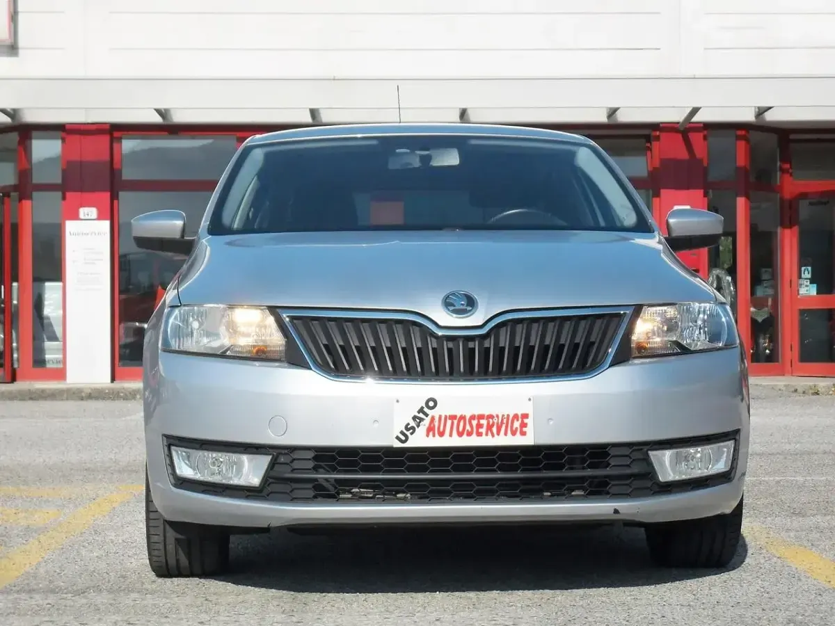 Usata Skoda Rapid 105 CV (77 kW) 2014 Argento Utilitaria