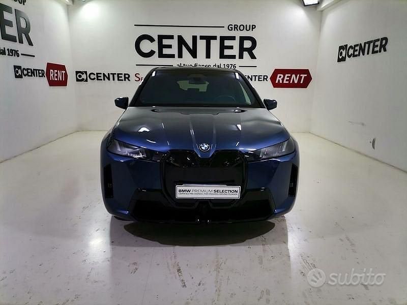 Nuova BMW iX M Sport 300 kW (408 CV) 2025 Blu SUV