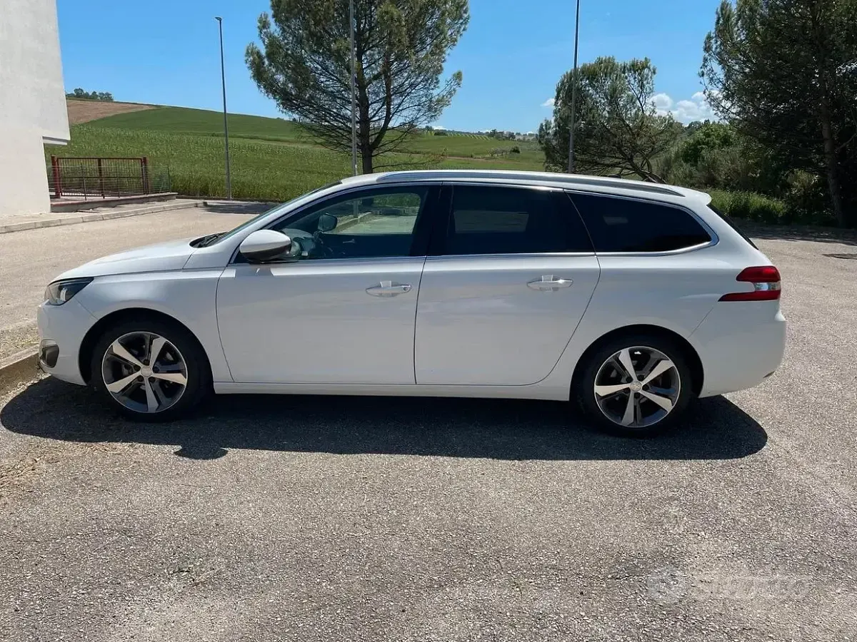 Usata Peugeot 308 SW 116 CV (85 kW) 2015 Station wagon