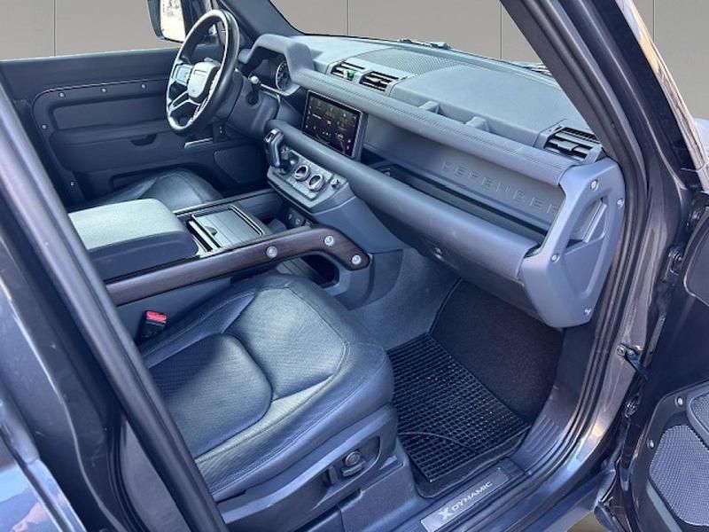 Usata Land Rover Defender SE Dynamic 200 CV (147 kW) 2023 Carpathian grey