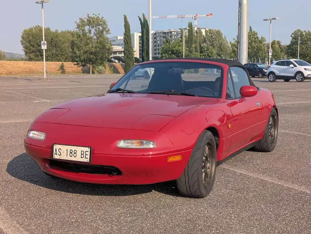 Usata Mazda MX5 90 CV (66 kW) 1997 Rosso Cabrio
