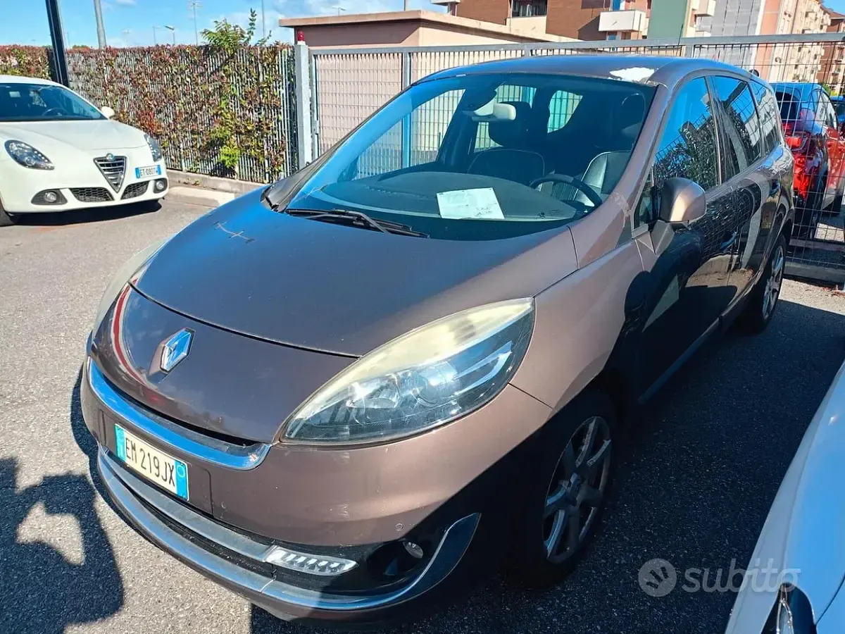 Usata Renault Scénic III Bose Edition 110 CV (80 kW) 2012 Marrone Monovolume