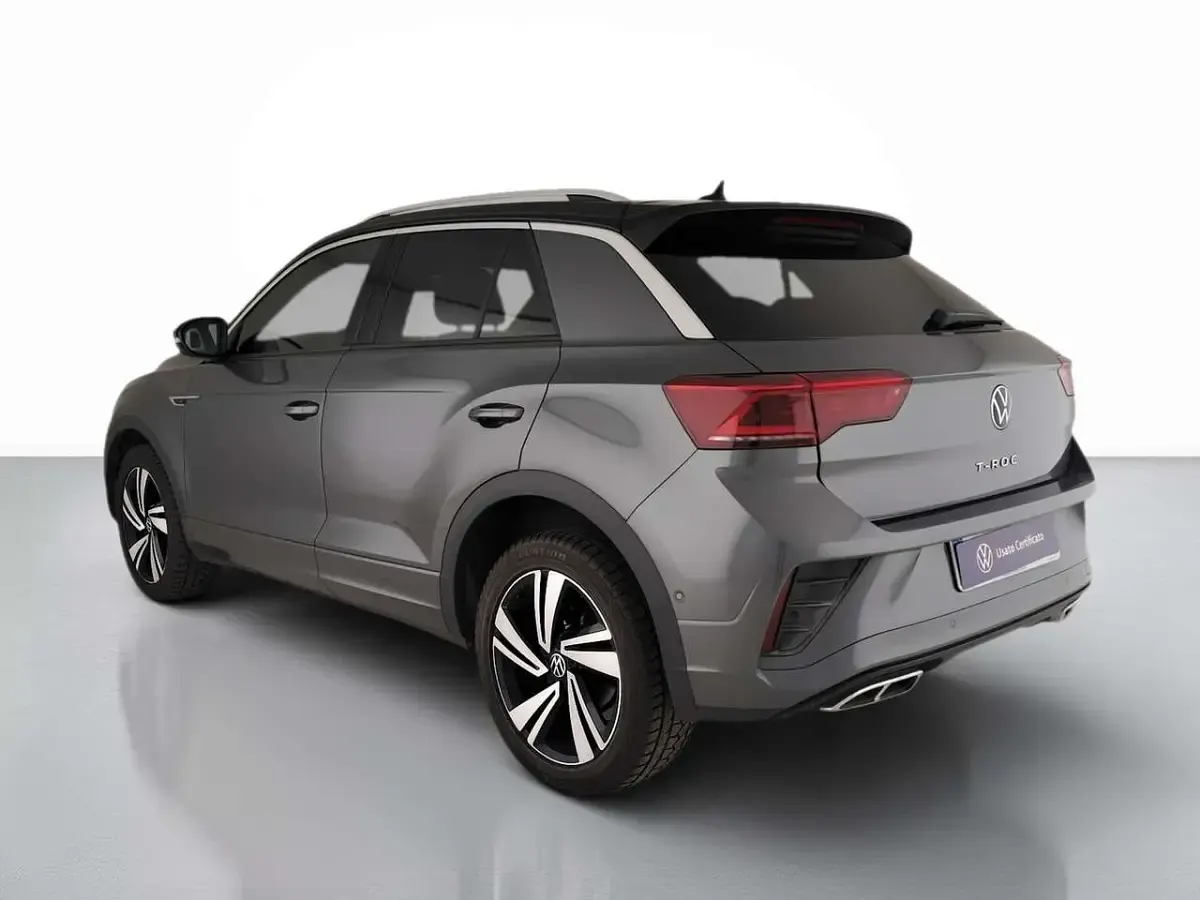 Usata VW T-Roc R-line 150 CV (110 kW) 2023 Indium grey metallizzato nero SUV