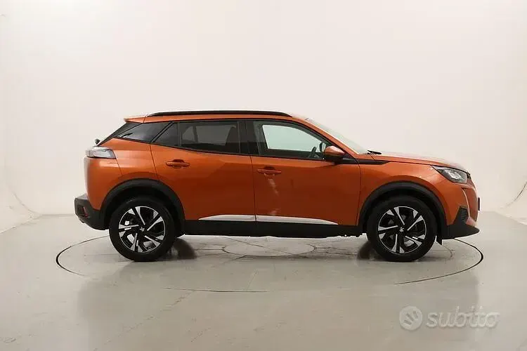 Usata Peugeot 2008 Allure 110 CV (80 kW) 2021 Arancione SUV