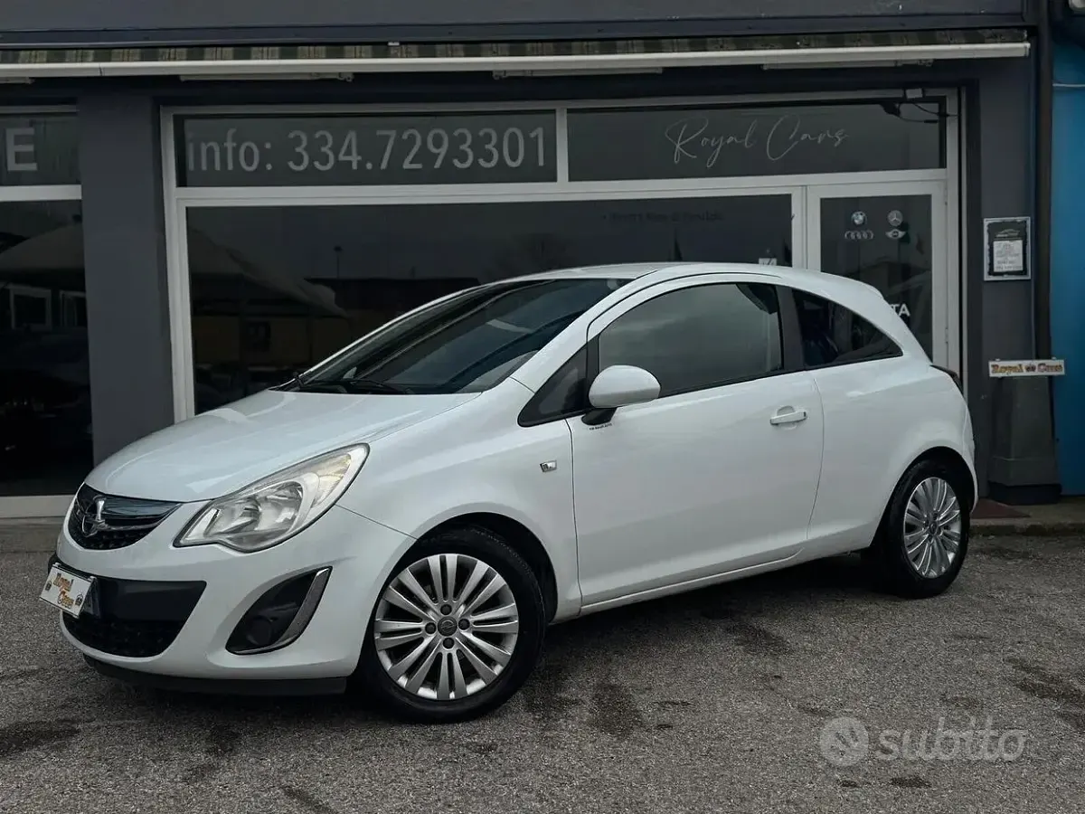 Usata Opel Corsa 86 CV (63 kW) 2011 Bianco Utilitaria