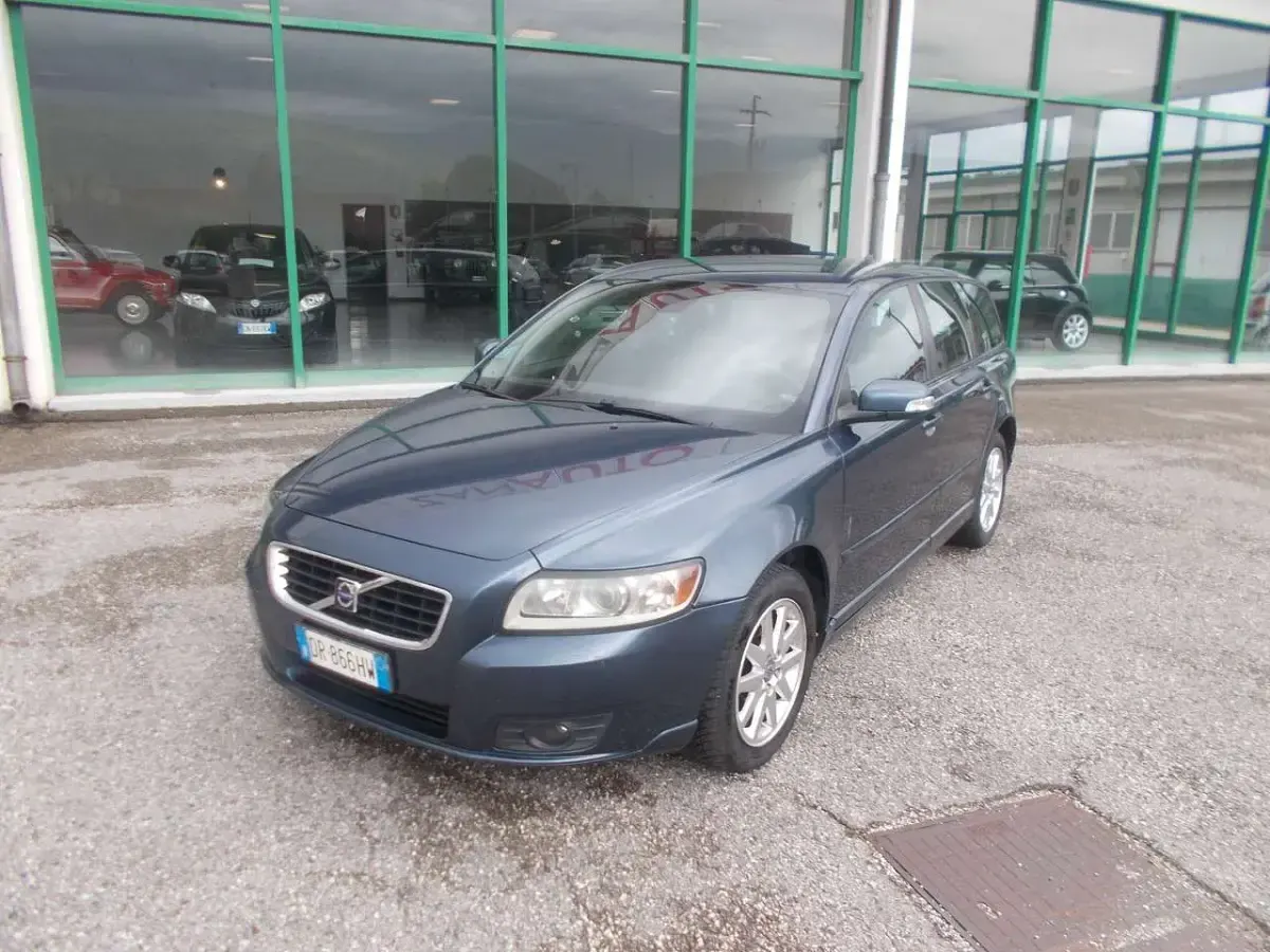 Usata Volvo V50 Kinetic 136 CV (100 kW) 2008 Blu/azzurro Station wagon