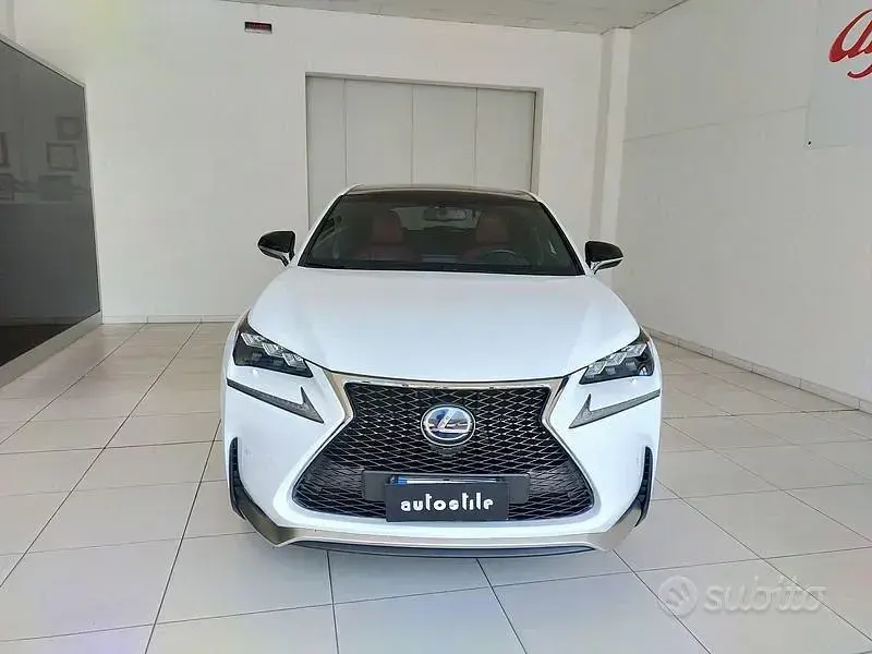 Usata Lexus NX300h Sport Line 197 CV (144 kW) 2016 Bianco SUV
