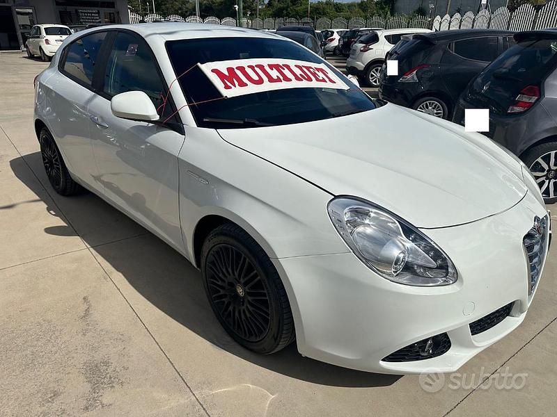 Bianco Usata 2010 Alfa Romeo Giulietta Progression Tre volumi | 5500 € (Buon prezzo) - Immagine 1/4