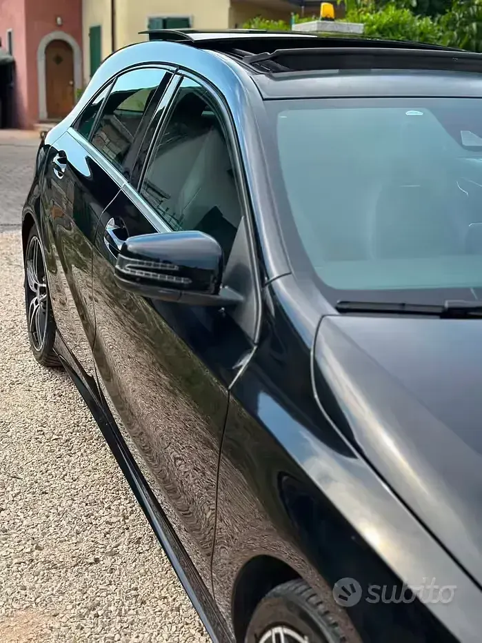 Usata Mercedes 180 Premium 109 CV (80 kW) 2017 Nero Berlina