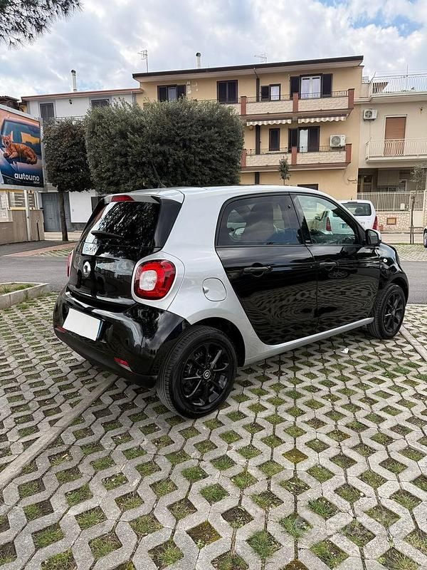 Usata Smart ForFour Passion 2016 Utilitaria