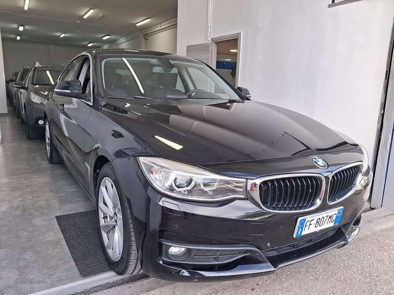Usata BMW 318 Gran Turismo Luxury Line 150 CV (110 kW) 2016 Nero Berlina