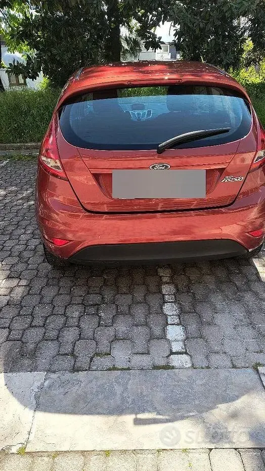 Usata Ford Fiesta 97 CV (71 kW) 2009 Rosso Berlina