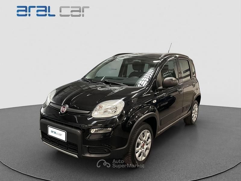Usata Fiat Panda 4x4 S 84 CV (61 kW) 2019 Nero Utilitaria
