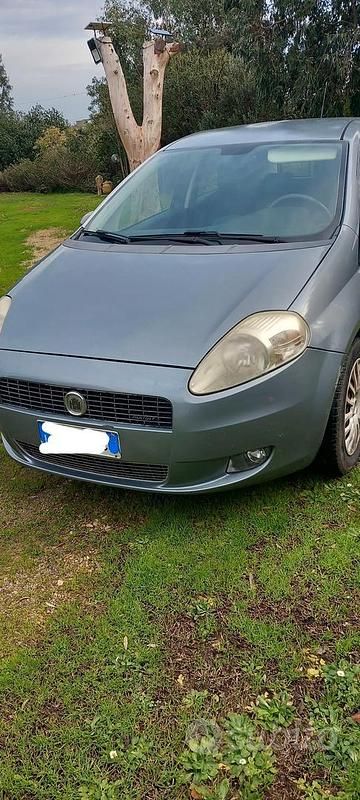 Usata Fiat Grande Punto 75 CV (55 kW) 2009 Grigio Utilitaria