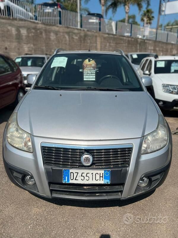 Usata Fiat Sedici Dynamic 120 CV (88 kW) 2009 Grigio SUV