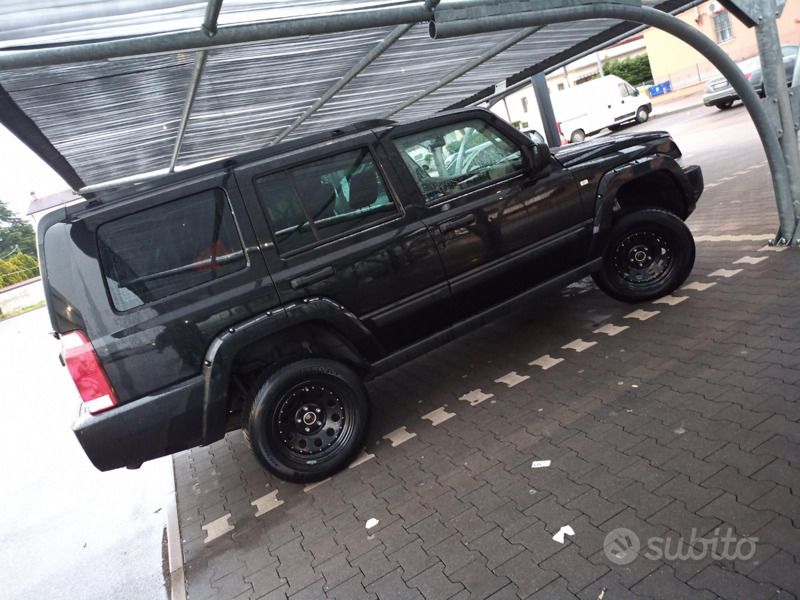 Usado Jeep Commander 218 CV (160 kW) 2005 Negro SUV