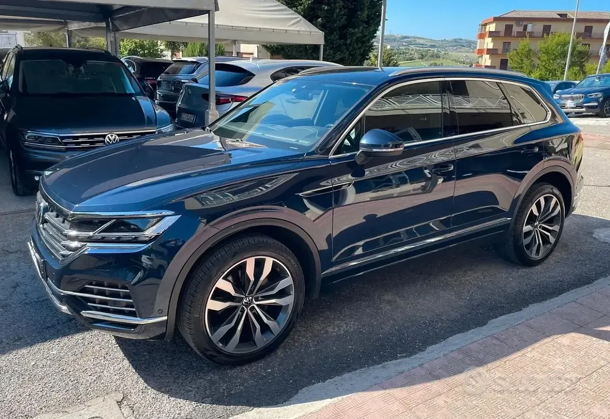 Usata VW Touareg Atmosphere 286 CV (210 kW) 2023 Blu SUV