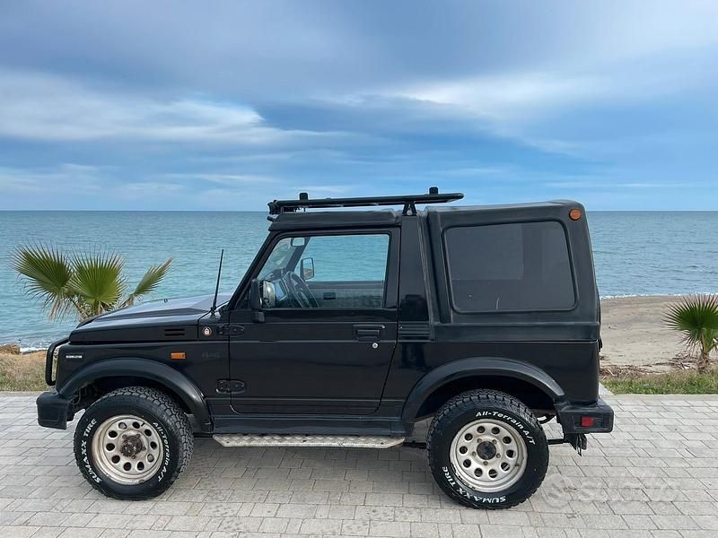Usata Suzuki Samurai 64 CV (47 kW) 1988 Nero SUV