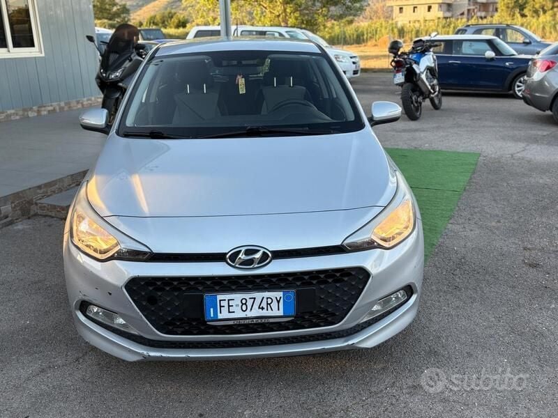 Occasion Hyundai i20 75 ch (55 kW) 2016 Gris Berline