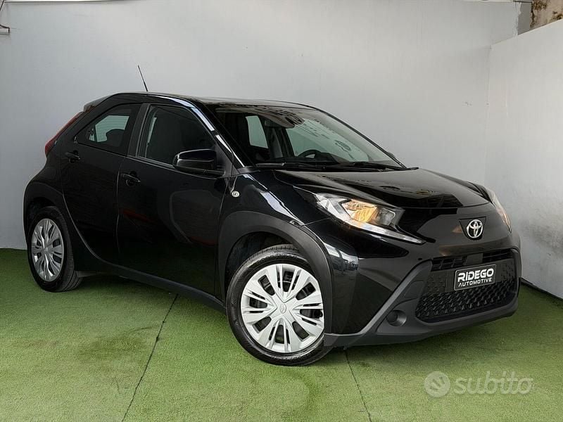 Usata Toyota Aygo X Active 72 CV (52 kW) 2022 Nero SUV