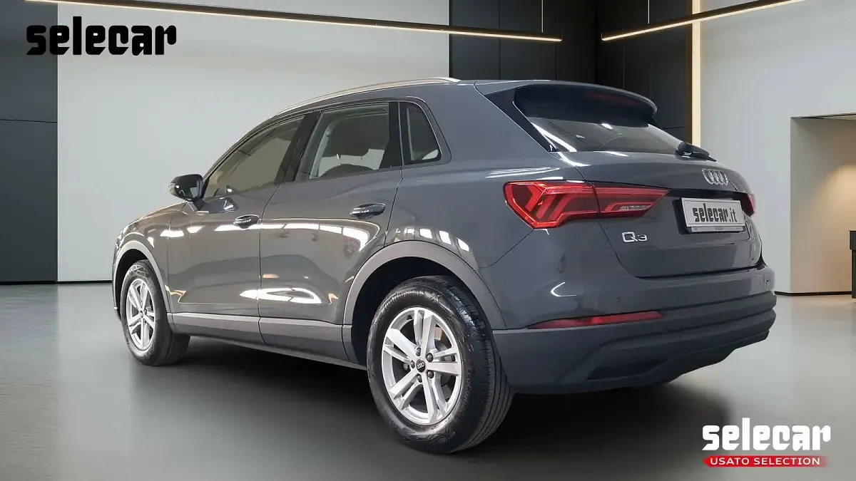 Usata Audi Q3 Business 150 CV (110 kW) 2024 9j grigio antracite metallizza SUV