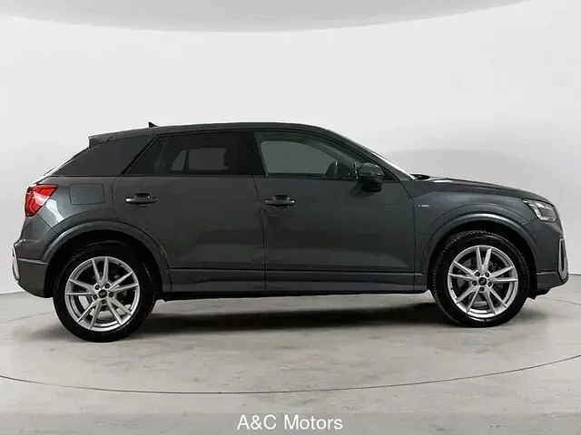 Usata Audi Q2 S-Line 150 CV (110 kW) 2025 Grigio SUV