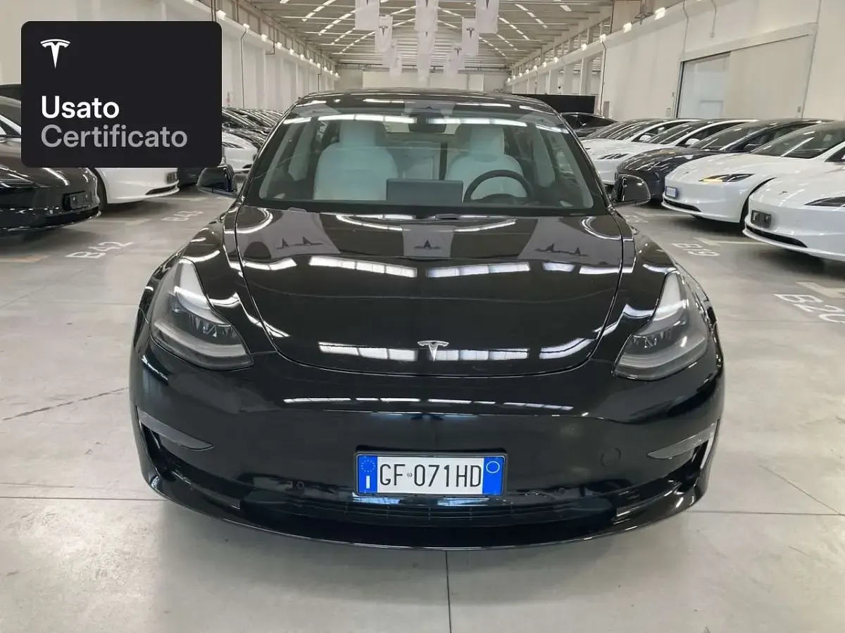 Usata Tesla Model 3 Long Range AWD 324 kW (441 CV) 2021 Solid black Berlina