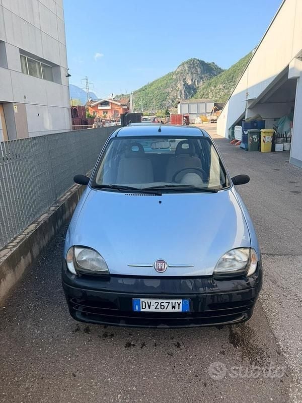 Usata Fiat 600 54 CV (39 kW) 2009 Blu Utilitaria