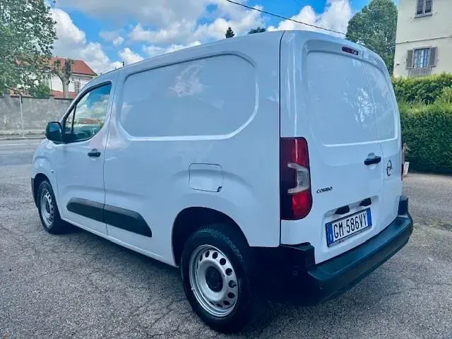 Usata Opel Combo Edition 101 CV (74 kW) 2023 Bianco