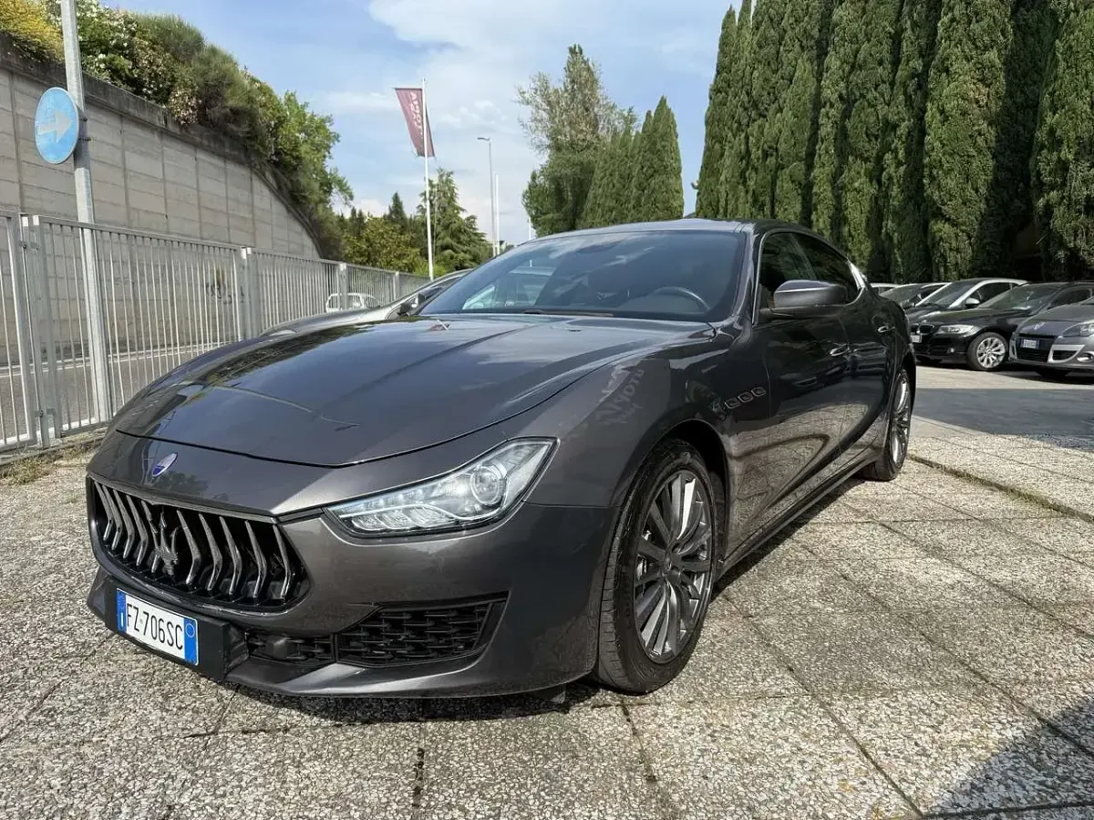 Usata Maserati Ghibli 349 CV (256 kW) 2019 Grigio Berlina