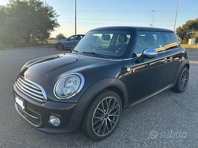 Usata Mini Cooper D 2012 Nero Utilitaria