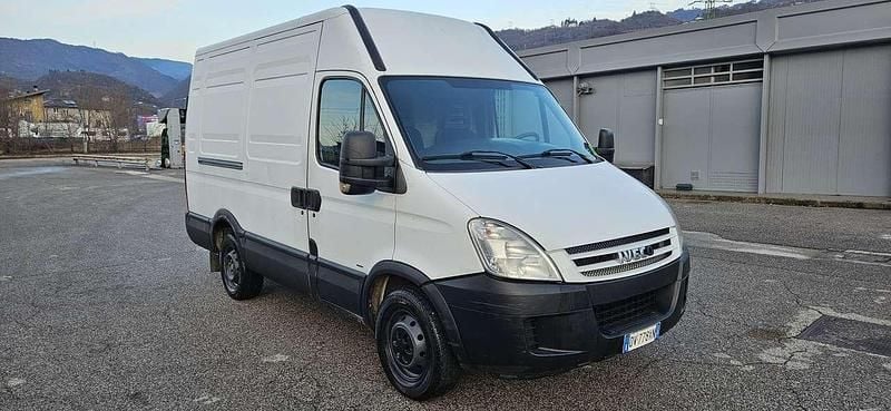 Usata Iveco Daily 177 CV (130 kW) 2009 Bianco Furgone