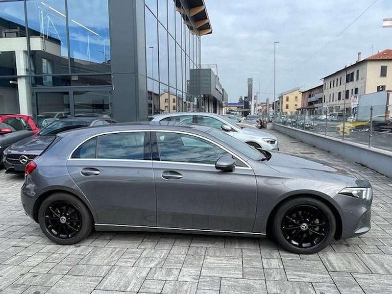 Usata Mercedes A180 136 CV (100 kW) 2021 Montagna Berlina