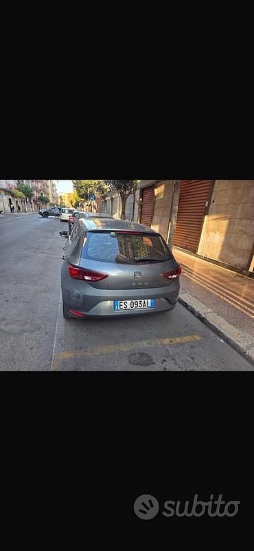 Usata Seat Leon 100 CV (73 kW) 2013 Grigio Berlina