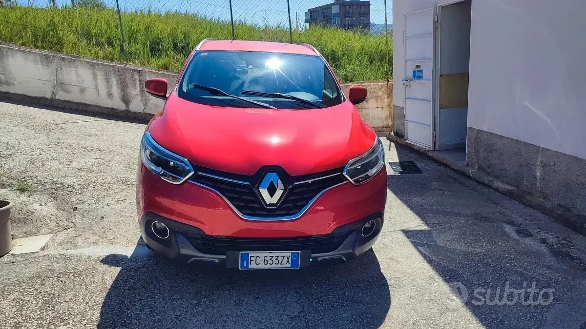 Second-hand Renault Kadjar Zen 110 CP (80 kW) 2016 Roșu SUV