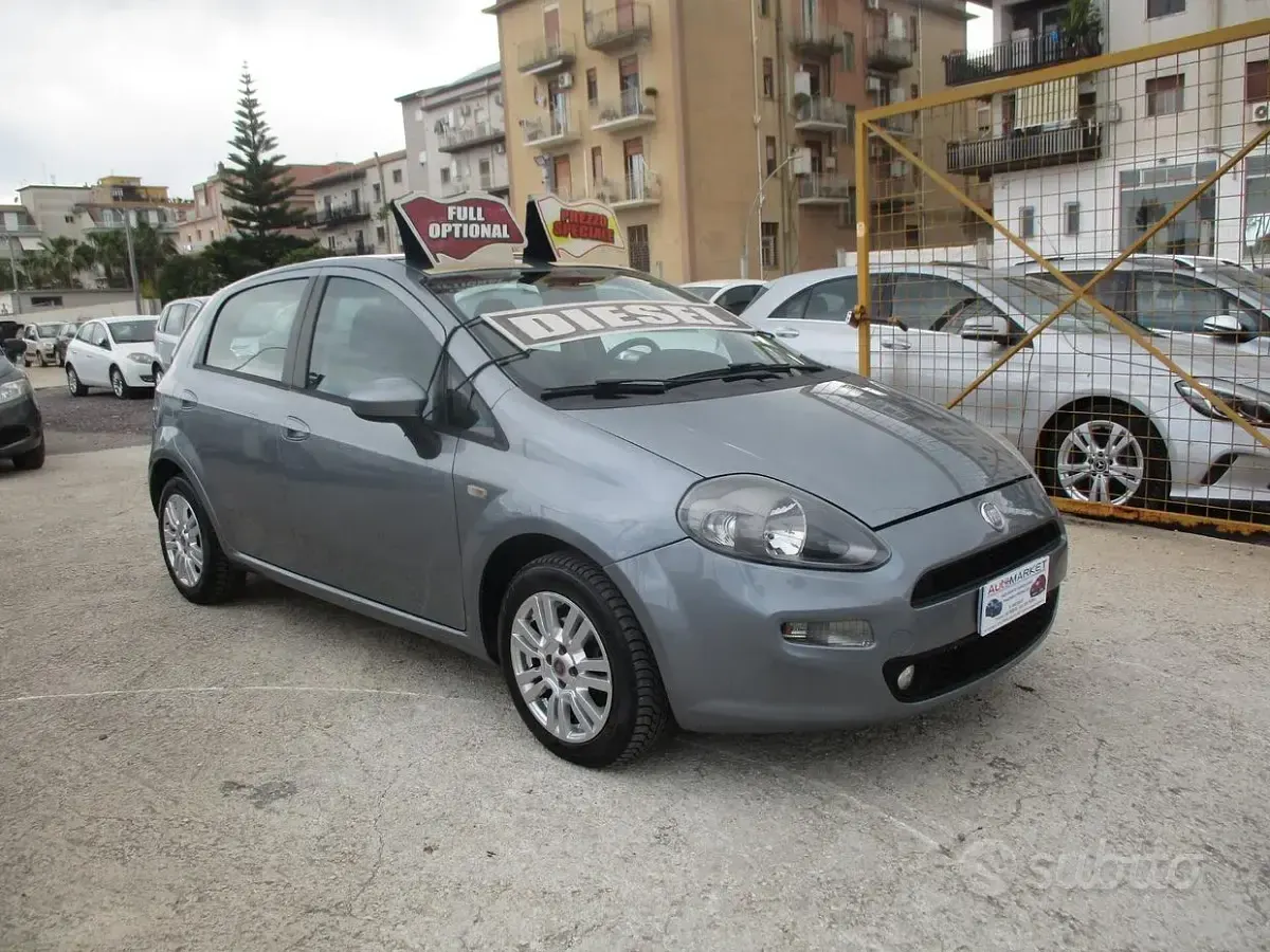 Brugt Fiat Punto 75 HK (55 kW) 2012 Grå Hatchback